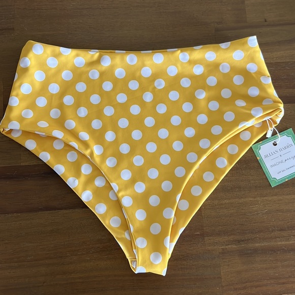 Imagine Perry yellow polka dot bikini for Jilly box - Picture 5 of 10
